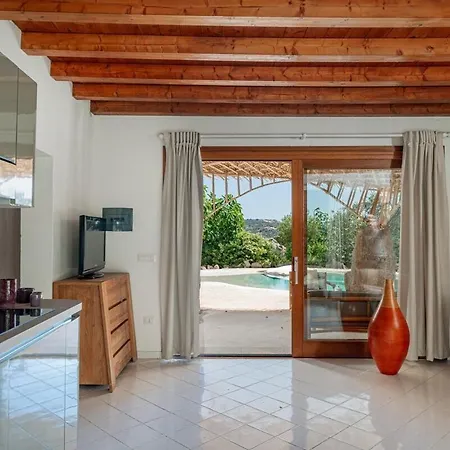 Ninfea - Panoramic Sea View & Private Pools Porto Taverna